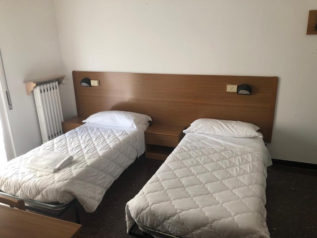 Hotel Miramare 사보나 외부 사진