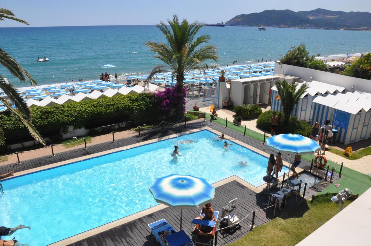 Hotel Miramare 사보나 외부 사진